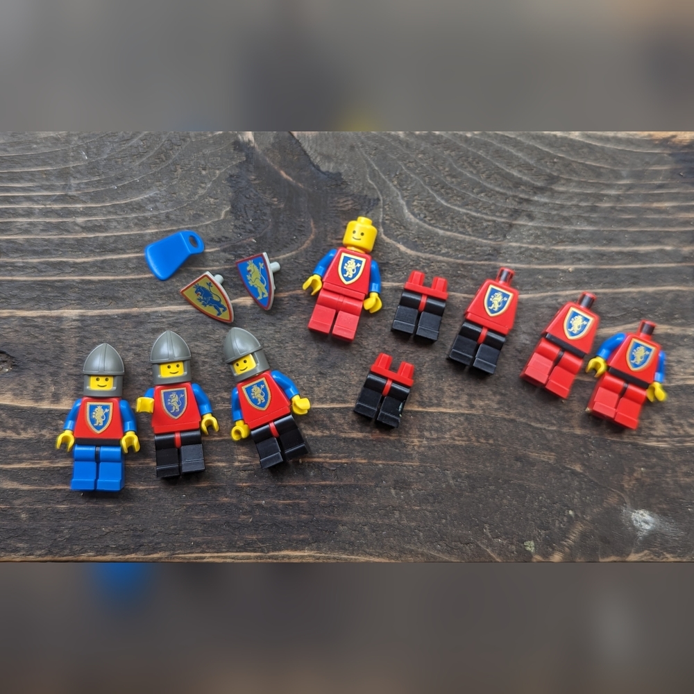 Lego Castle Crusader Lion Minifig Lot Vintage
